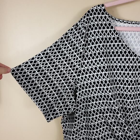 Talbots Black and White Print Short Sleeve Tie Front Blouse Size 2X - Picture 4 of 10